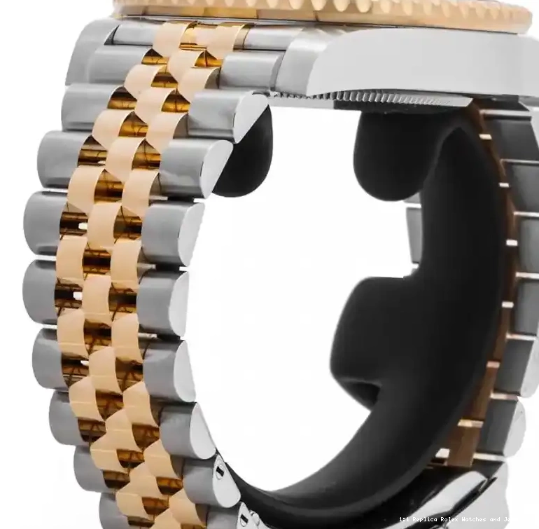PrestigiousJewellers 126713GRNR II Yes GMT-Master Rolex 0704